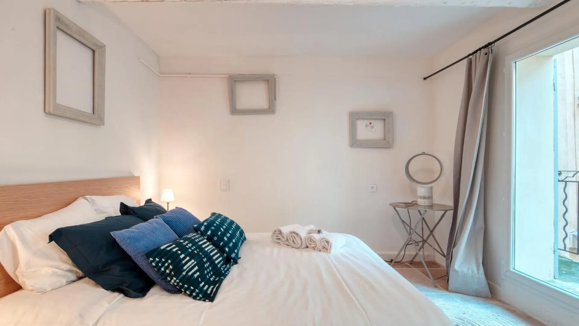 Promenade Du Cours Furnished Flat Apartment Aix-en-Provence