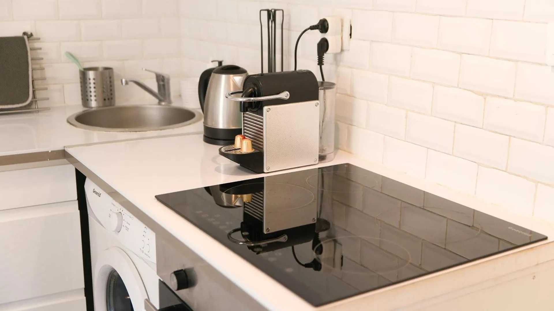 Promenade Du Cours Furnished Flat Apartment Aix-en-Provence