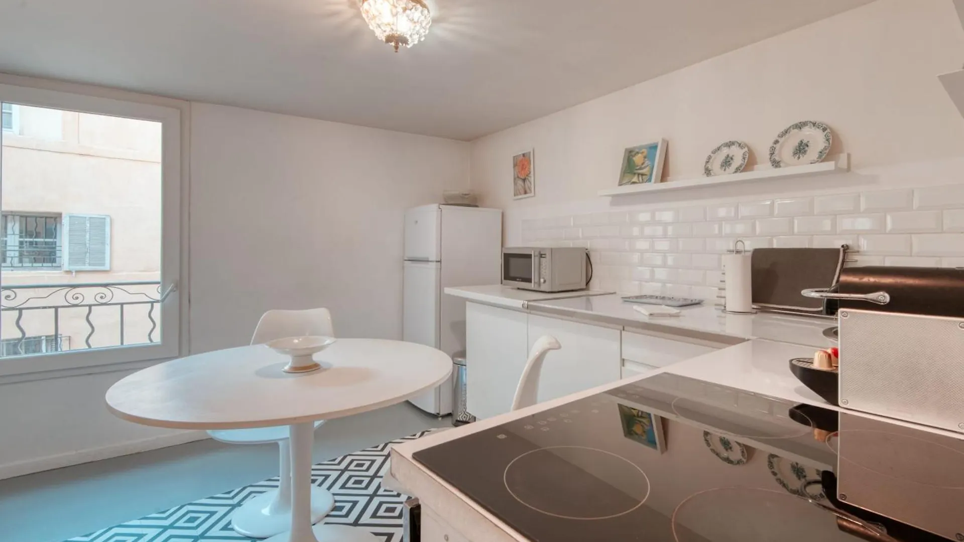 Promenade Du Cours Furnished Flat Apartment Aix-en-Provence