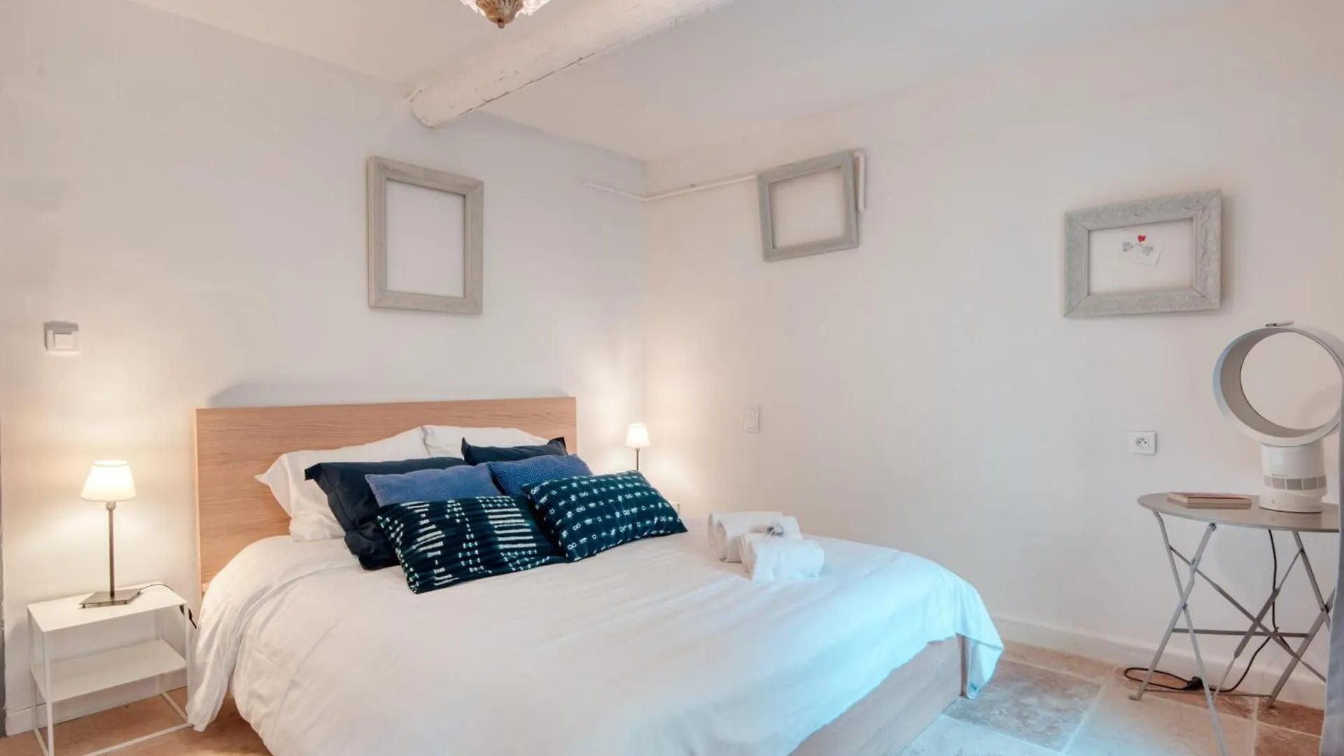 Promenade Du Cours Furnished Flat Apartment Aix-en-Provence