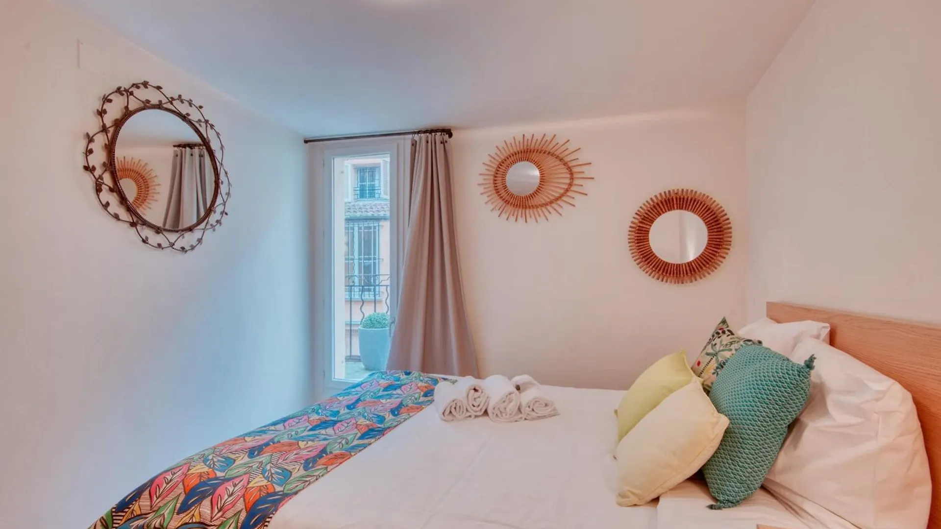 Promenade Du Cours Furnished Flat Apartment Aix-en-Provence