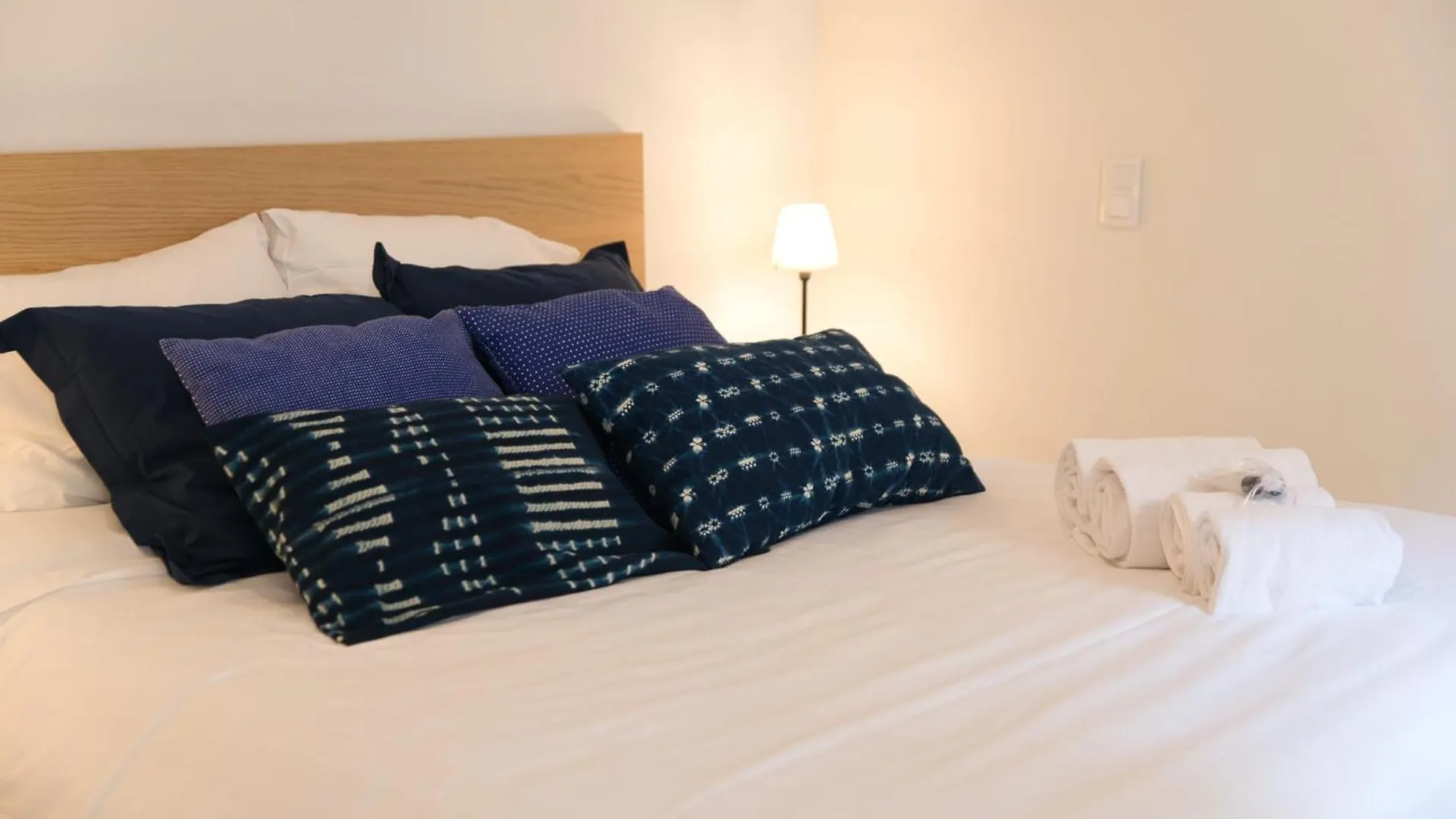 Promenade Du Cours Furnished Flat Apartment Aix-en-Provence