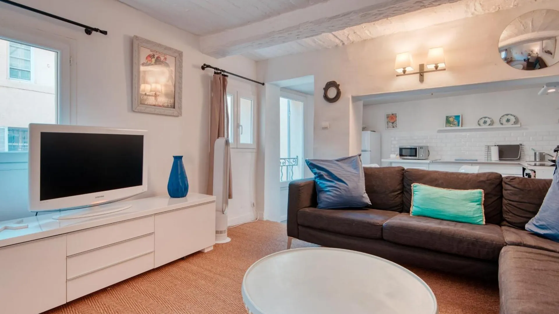 Promenade Du Cours Furnished Flat Apartment Aix-en-Provence France