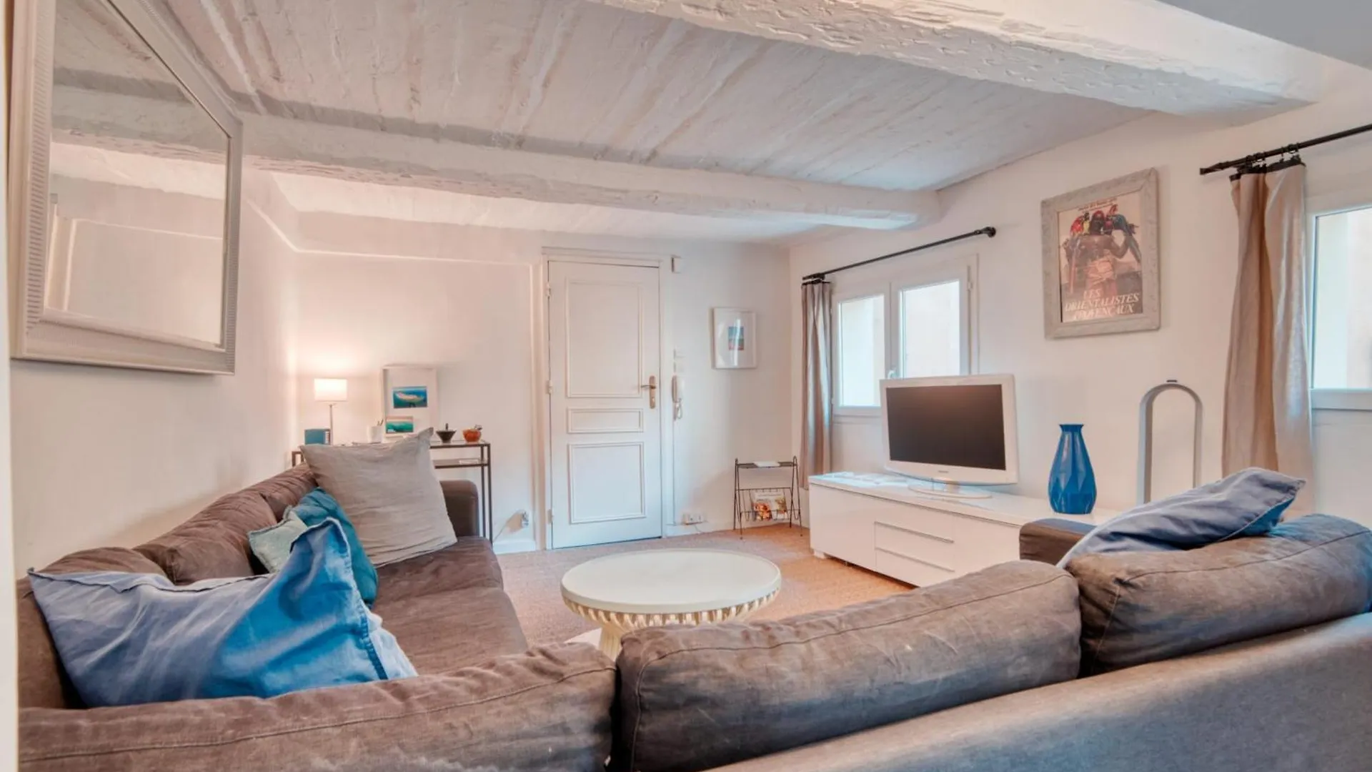 Promenade Du Cours Furnished Flat Apartment Aix-en-Provence