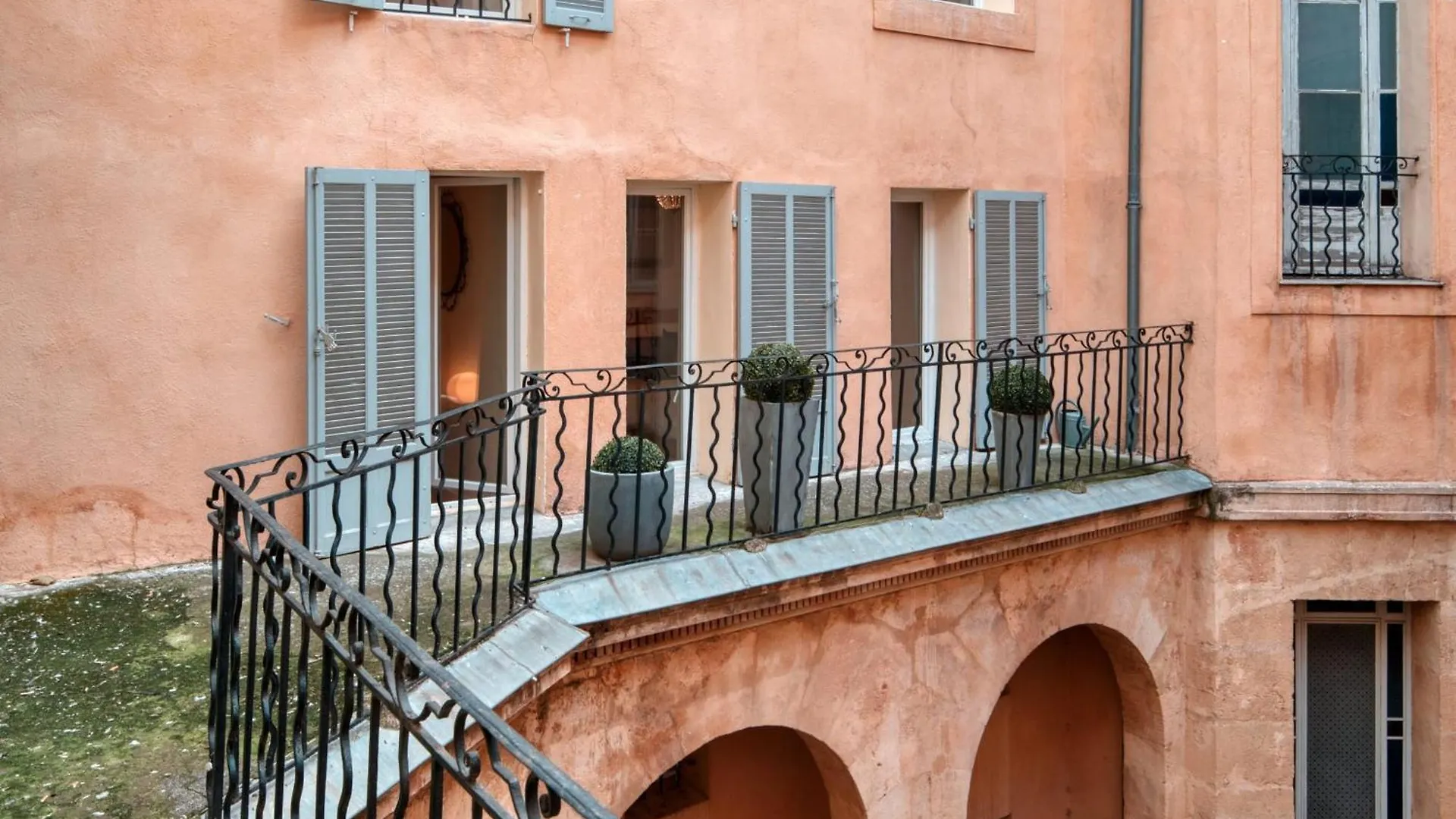 Promenade Du Cours Furnished Flat Apartment Aix-en-Provence